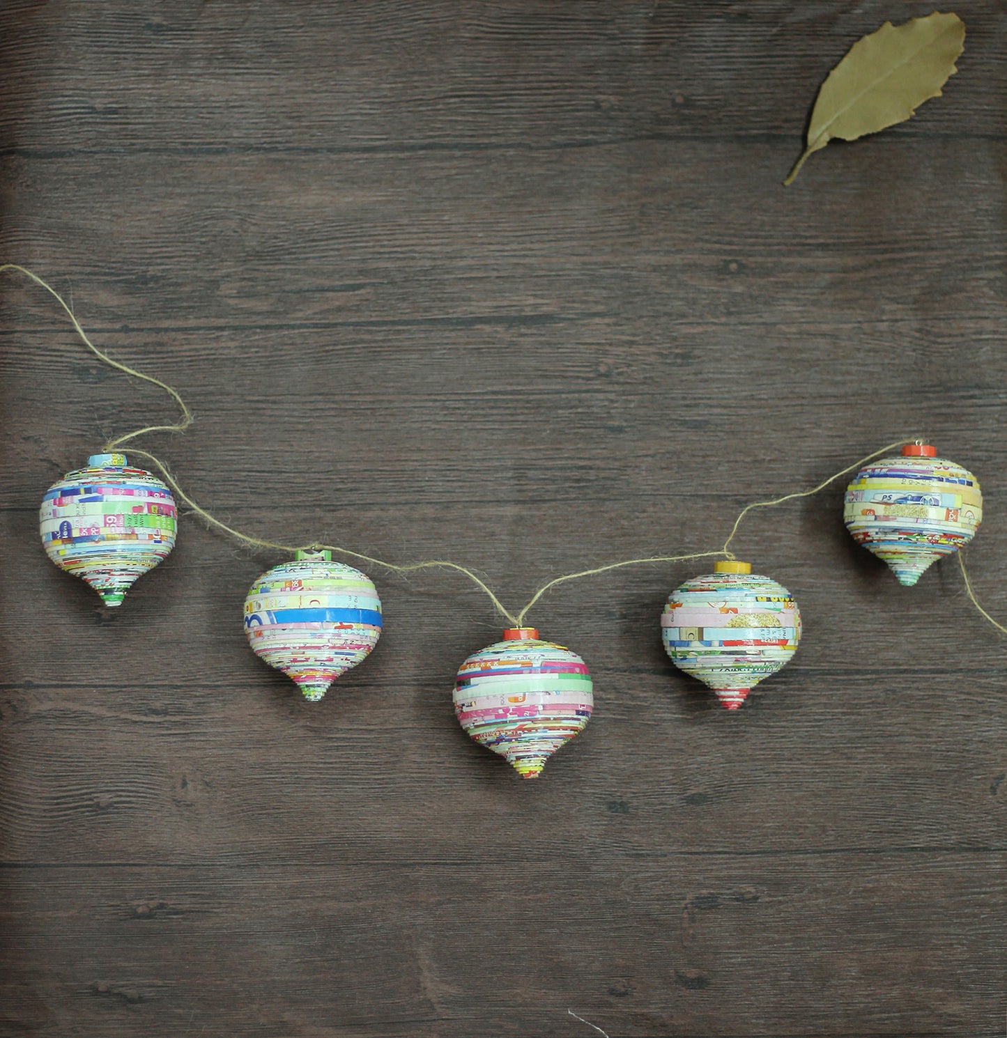 Garland of 5 bubbles in multi colors