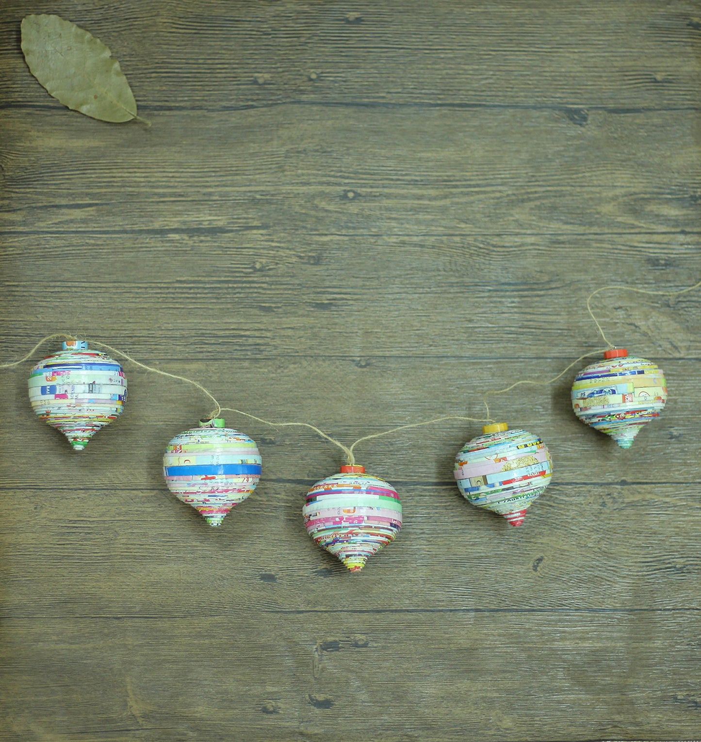 Garland of 5 bubbles in multi colors
