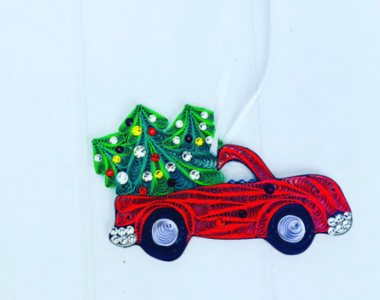 Redtruck Christmastree withcrystals